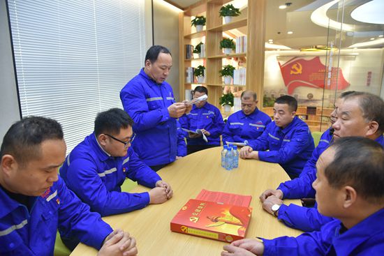 堅持學習守初心 銘記身份向前行 —魯蒙水泥、南韓化工黨支部走進“初心學堂”4