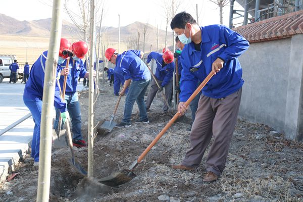 魯蒙水泥黨支部開(kāi)展主題黨日活動(dòng)0