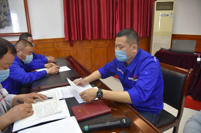 集團(tuán)機(jī)關(guān)、魯中水泥黨支部召開入黨積極分子推選會議57