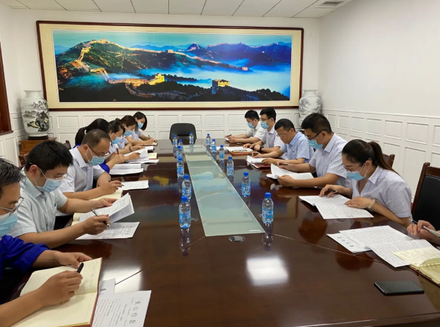 集團(tuán)運(yùn)營(yíng)中心組織“致良知”學(xué)習(xí)討論會(huì)72