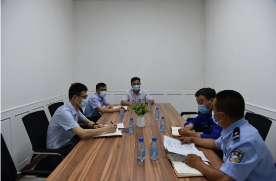 集團召開總經(jīng)理辦公會議34