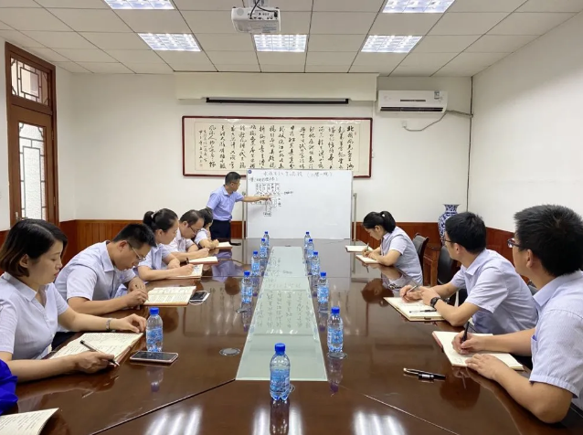 運(yùn)營中心組織專題學(xué)習(xí)90
