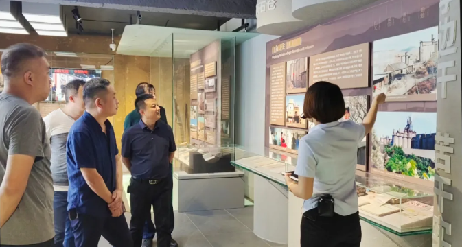山東港基建設到集團參觀考察30