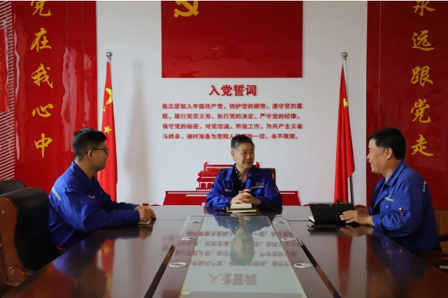集團(tuán)機(jī)關(guān)黨支部、重山光電黨支部召開支委會(huì)28