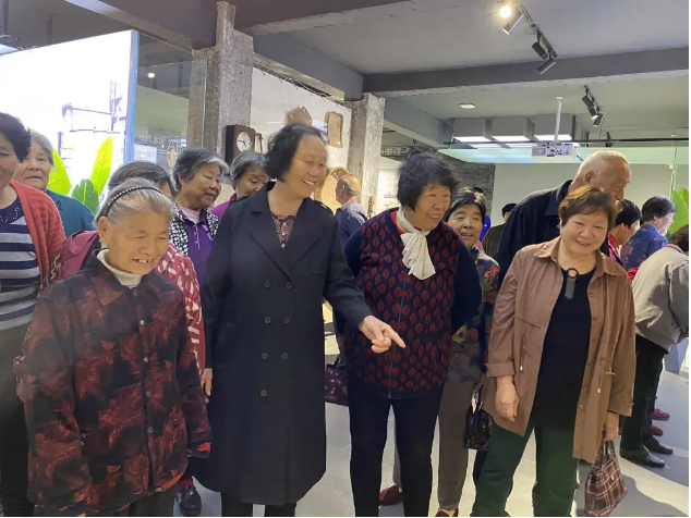攜手奮進 共創(chuàng)美好生活 ——企業(yè)開放日迎來第七批客人22