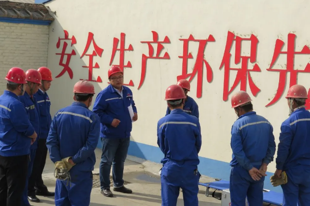 黃驊三陽(yáng)開展有限空間作業(yè)救援演練92