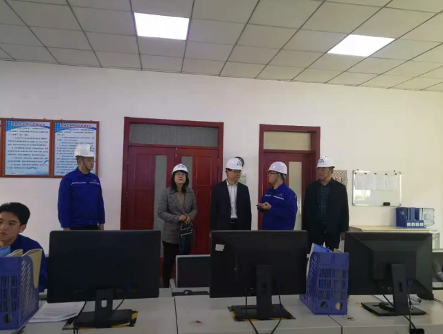 區(qū)工信局對魯中水泥智慧工廠建設進行核查58